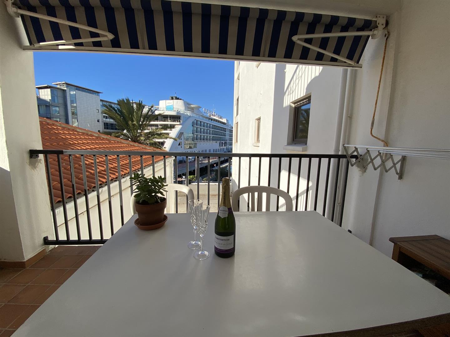 Image of Apartment - 5 Bedrooms - 3 Bathrooms for Sale in Marina Bay-Gibraltar, Image 16